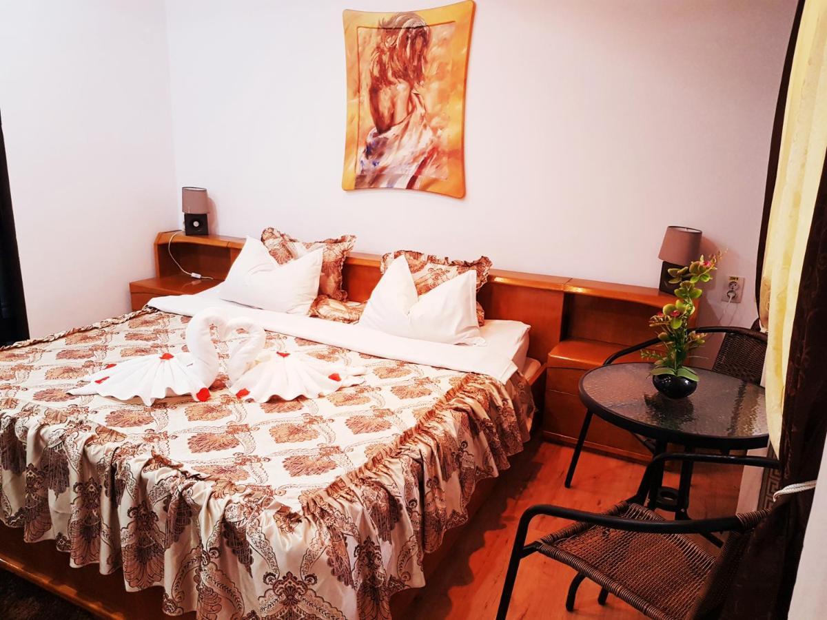 Pensiunea Red Rose Apartments Temeşvar Dış mekan fotoğraf