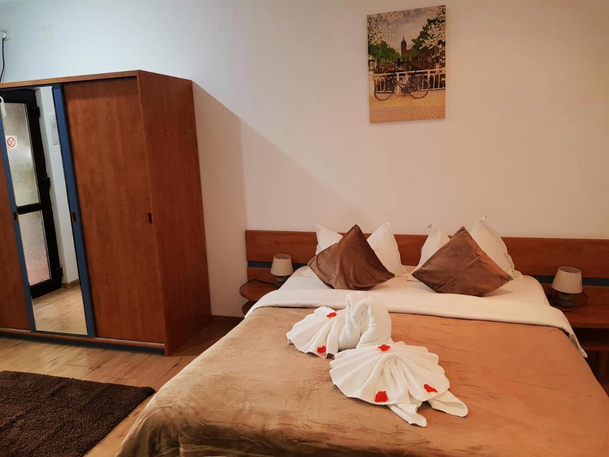 Pensiunea Red Rose Apartments Temeşvar Dış mekan fotoğraf