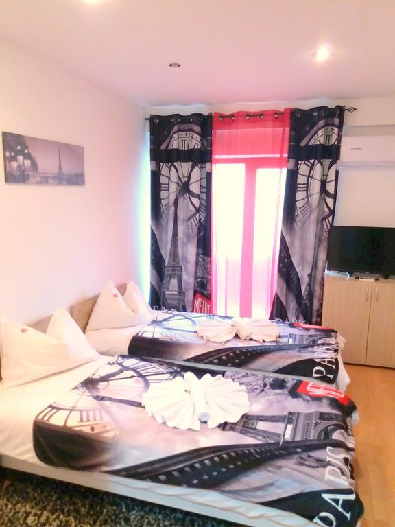 Pensiunea Red Rose Apartments Temeşvar Dış mekan fotoğraf
