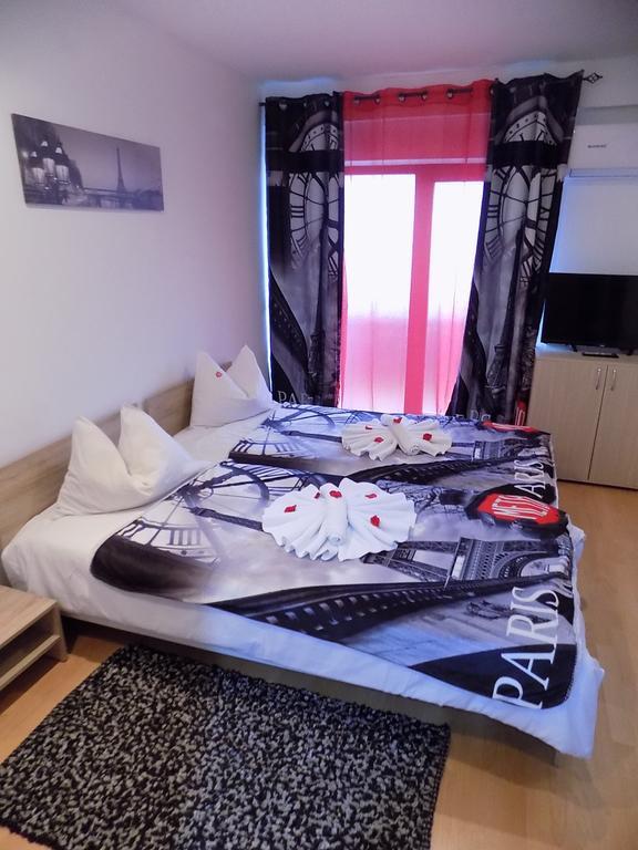 Pensiunea Red Rose Apartments Temeşvar Dış mekan fotoğraf